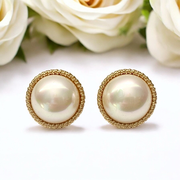 Signed Vintage Majorica Vermeil Mabe Faux Pearl Stud Earrings. Gold sterling - Picture 1 of 5